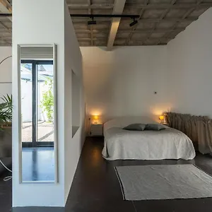 Loft Van 90 M² Met Grote Binnentuin. Appartement Antwerpen